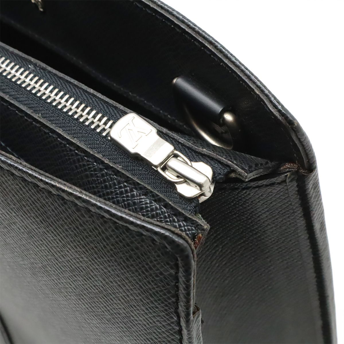 Louis Vuitton Taiga Porte Documents Lozan Business Briefcase Ardoise Black — view 6