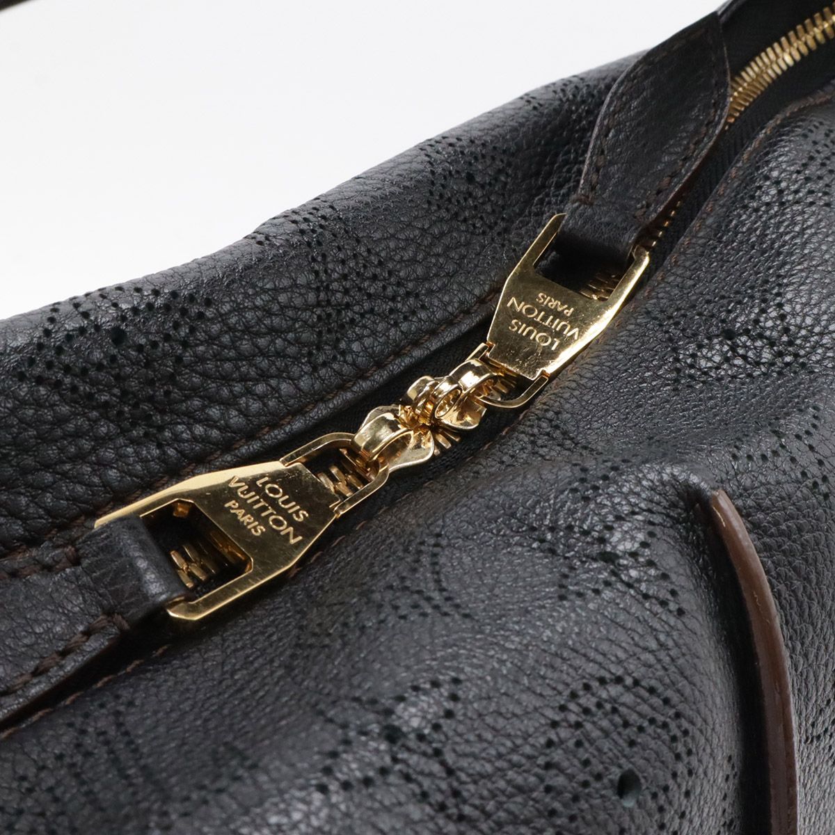 Louis Vuitton Mahina Selene PM 2-Way Shoulder Bag Noir Black Gold Pouch Out of — view 4