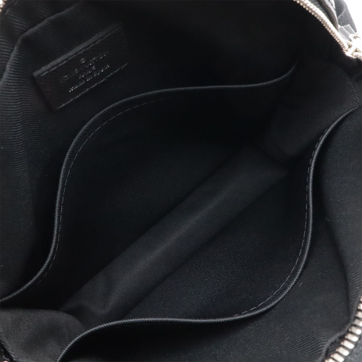 Louis Vuitton Taiga Anton Pochette Shoulder Bag Crossbody Leather Ardoise Black — view 7