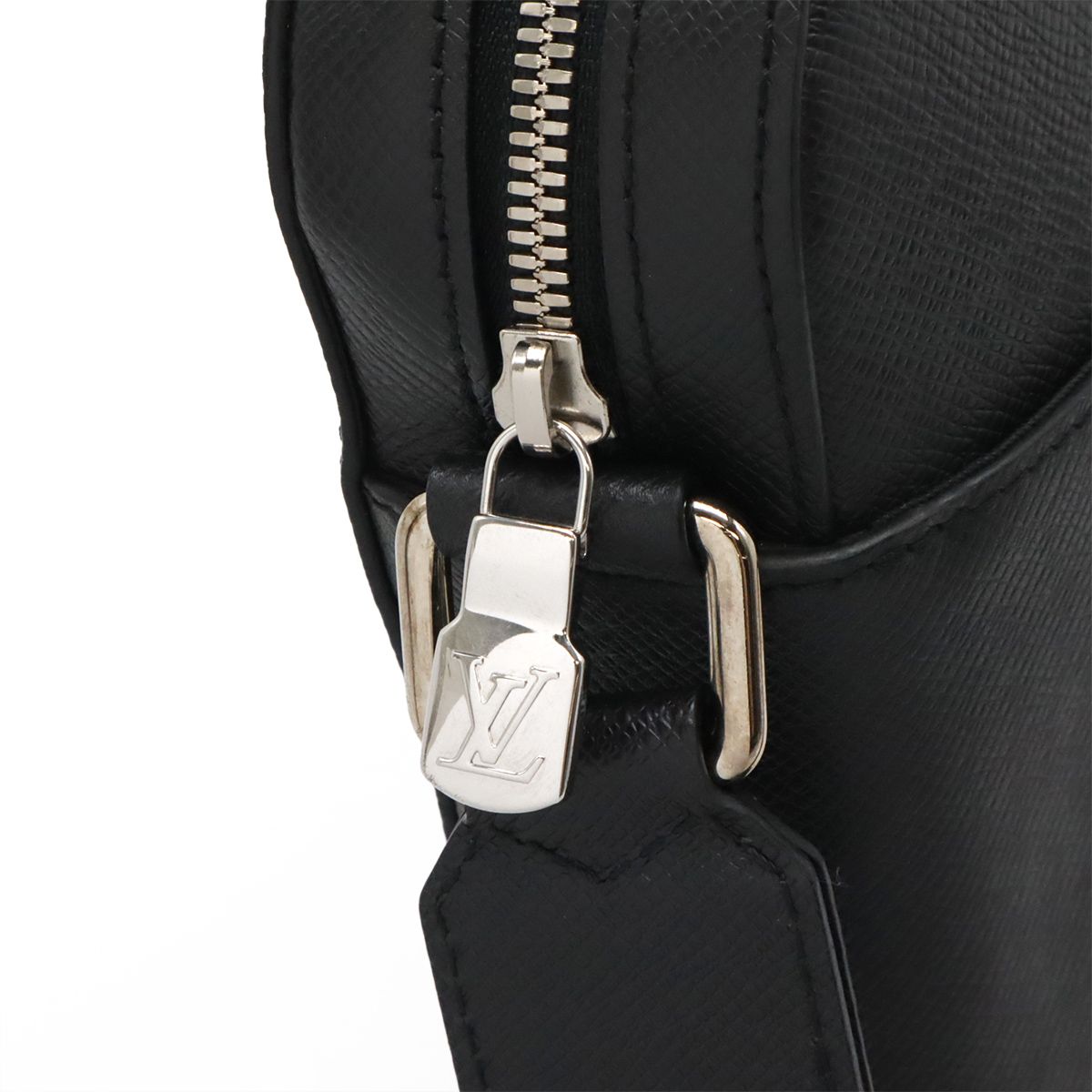 Louis Vuitton Taiga Anton Pochette Shoulder Bag Crossbody Leather Ardoise Black — view 5