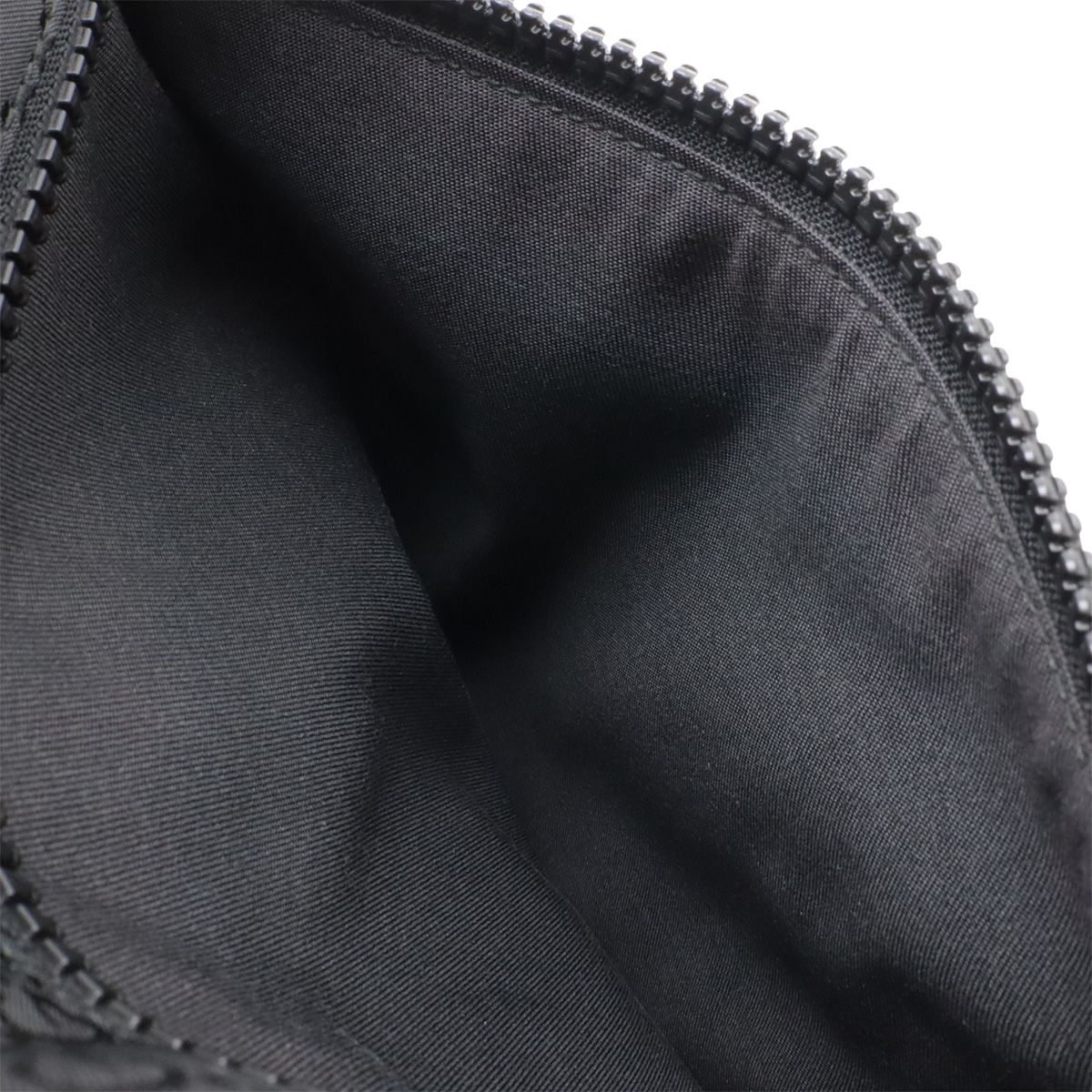 Gucci GG Nylon Shoulder Bag Crossbody Leather Black Gray Silver — view 9
