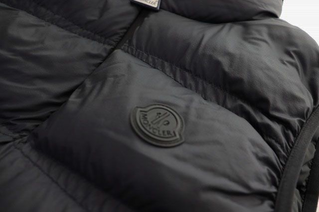 Moncler Lausen Giubbotto Black 1 Down Vest — view 3