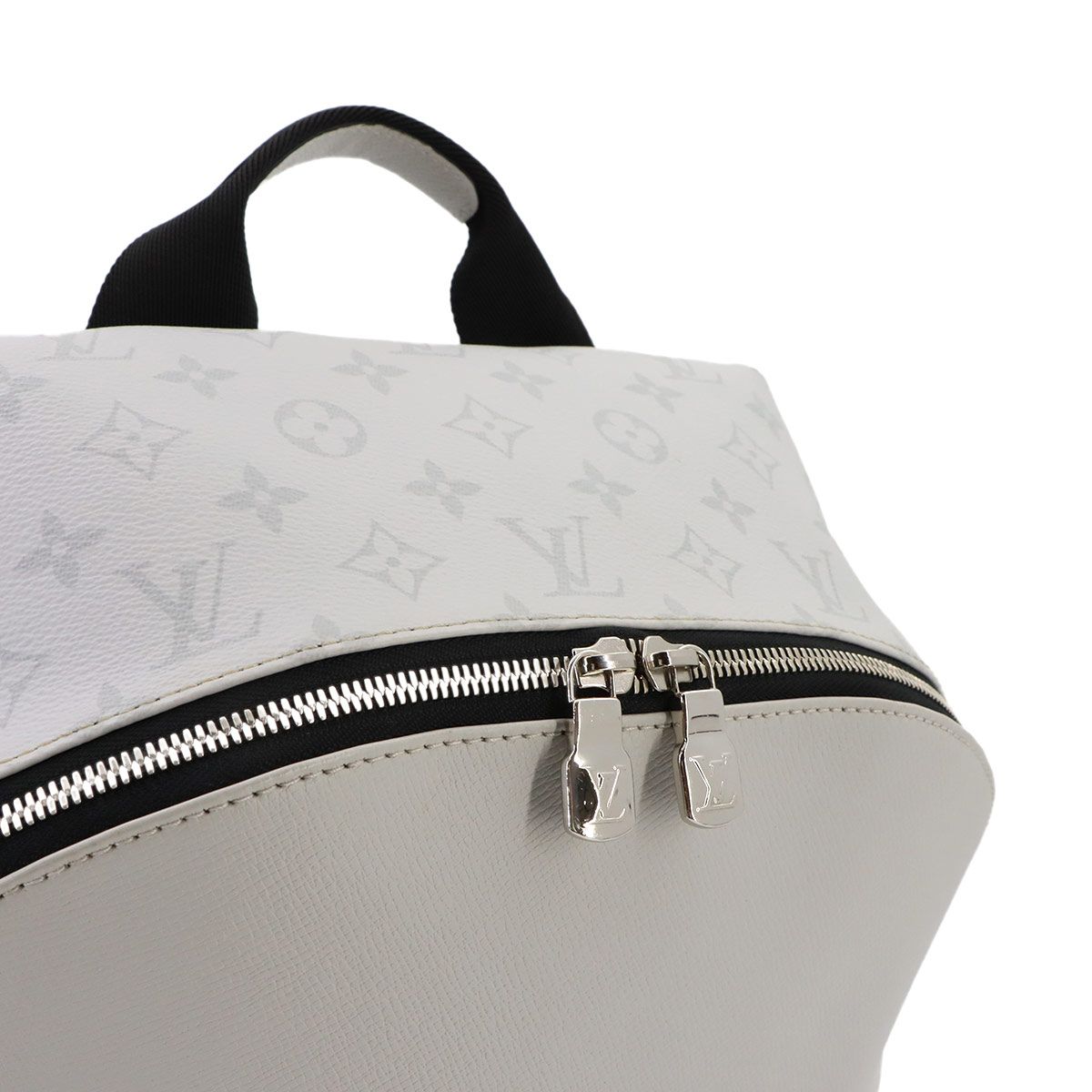Louis Vuitton Taigarama Discovery Backpack Leather Blanc — view 8