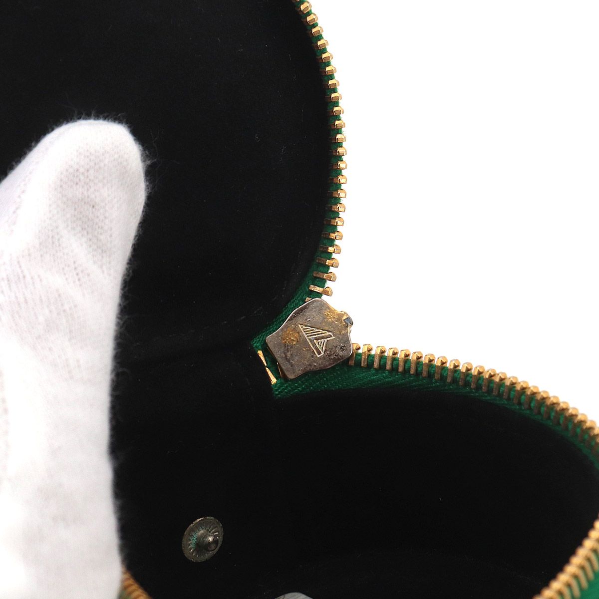 Chanel CC Logo Case Box Pouch Caviar Leather Green Vintage — view 6
