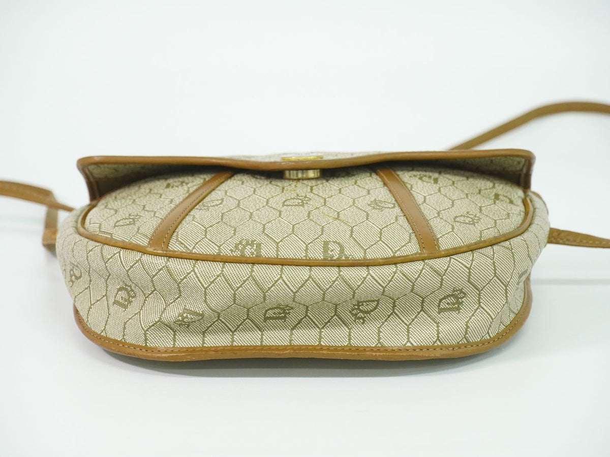 Dior Honeycomb Pattern Shoulder Bag Pochette Beige — view 3