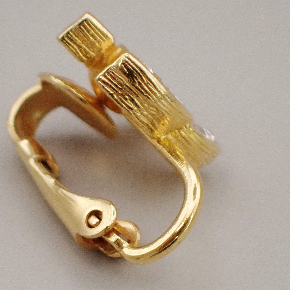 Chanel Earrings CC Logo Gold — view 5