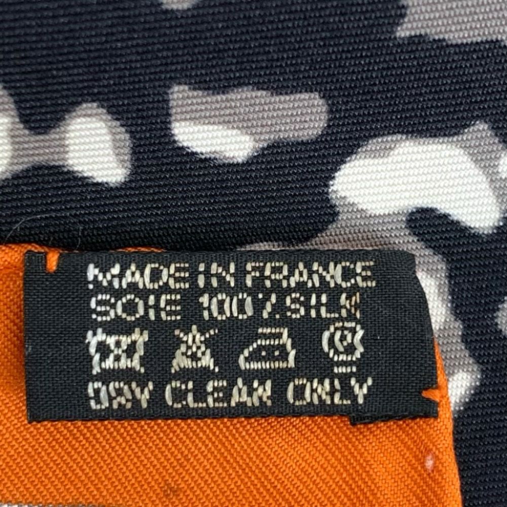 Hermes Carre 90 Silk Scarf Flying — view 8