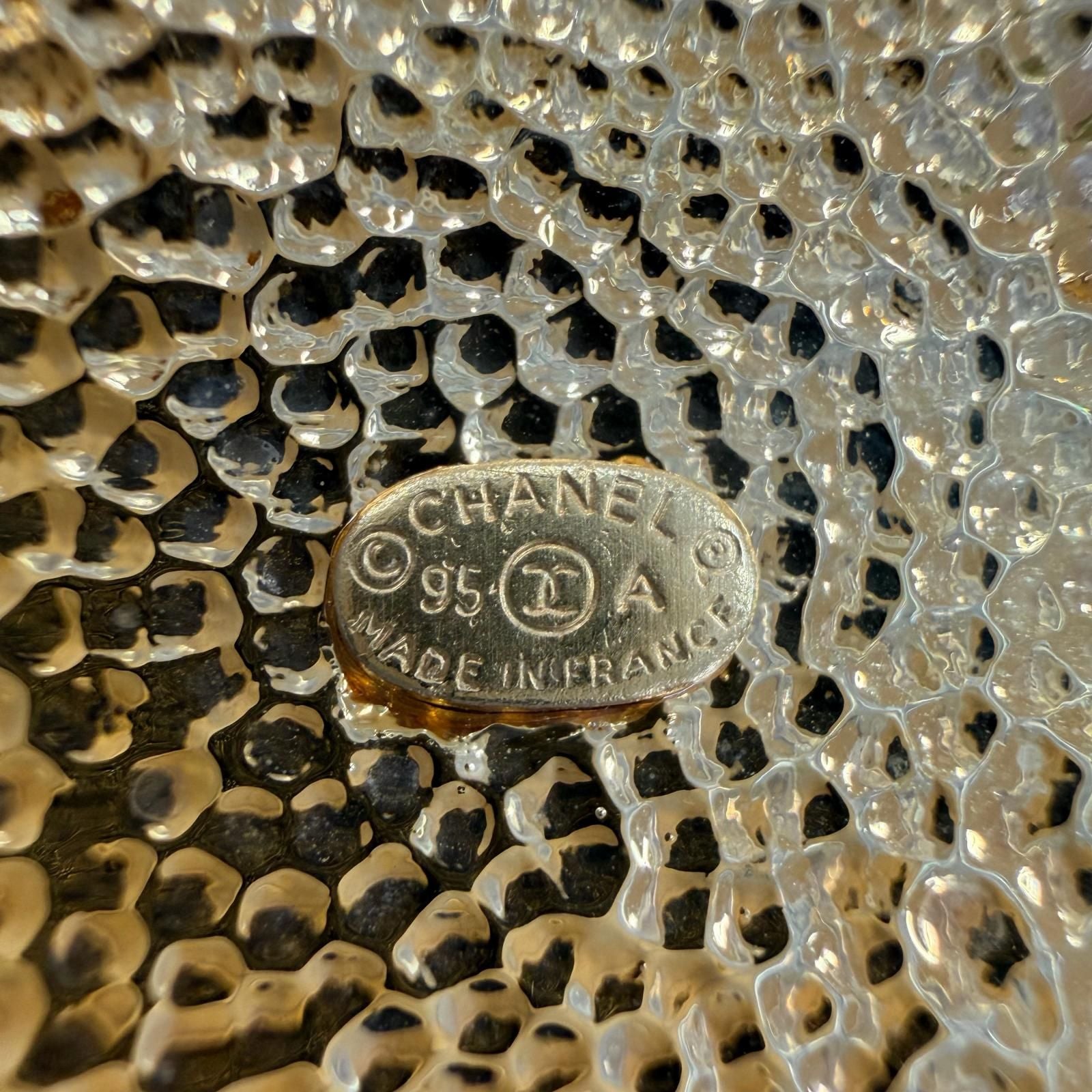 Chanel Vintage CC Logo Flower Brooch Gold — view 5