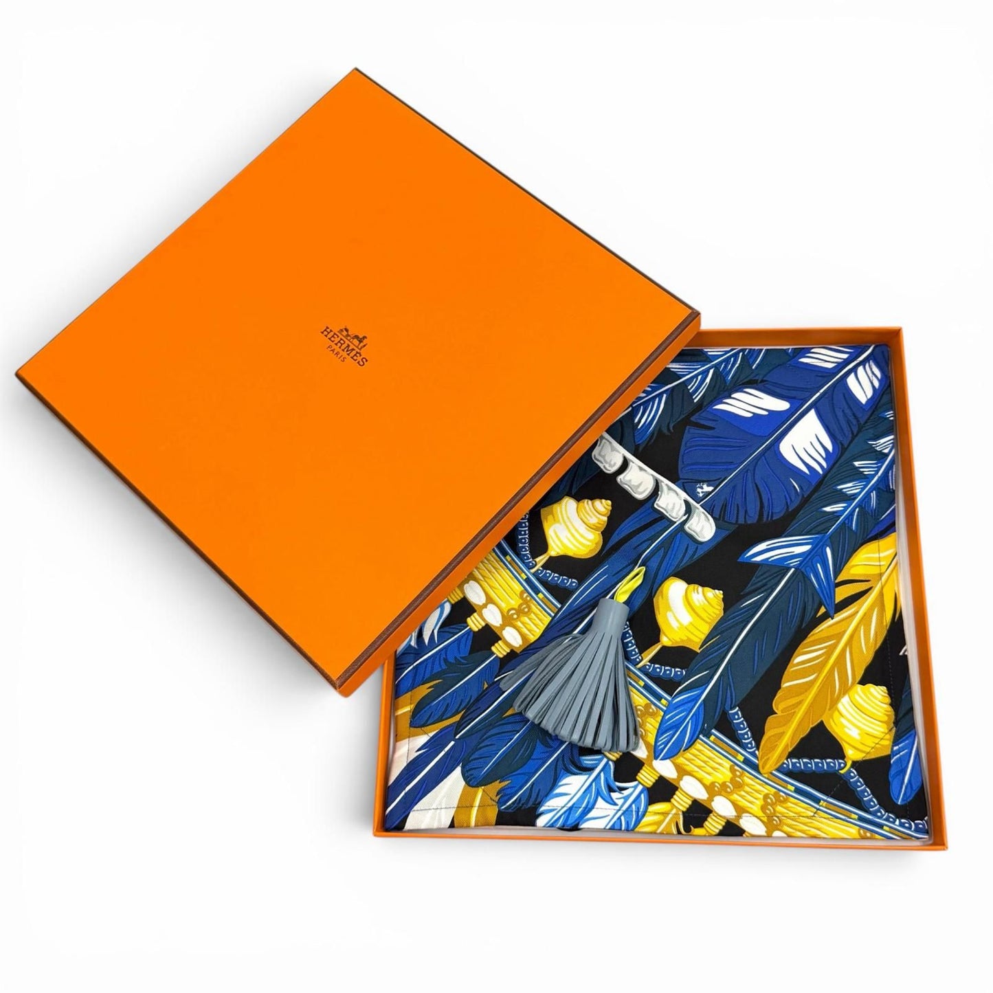 Hermes Silk 100% Petit Ash Danse Pacifique Carmen Object Drawstring Pouch Multi — view 2