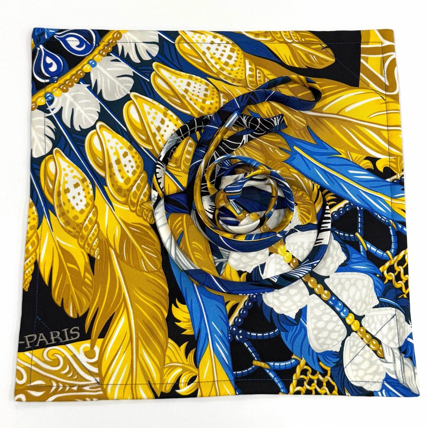 Hermes Silk 100% Petit Ash Danse Pacifique Carmen Object Drawstring Pouch Multi — view 9