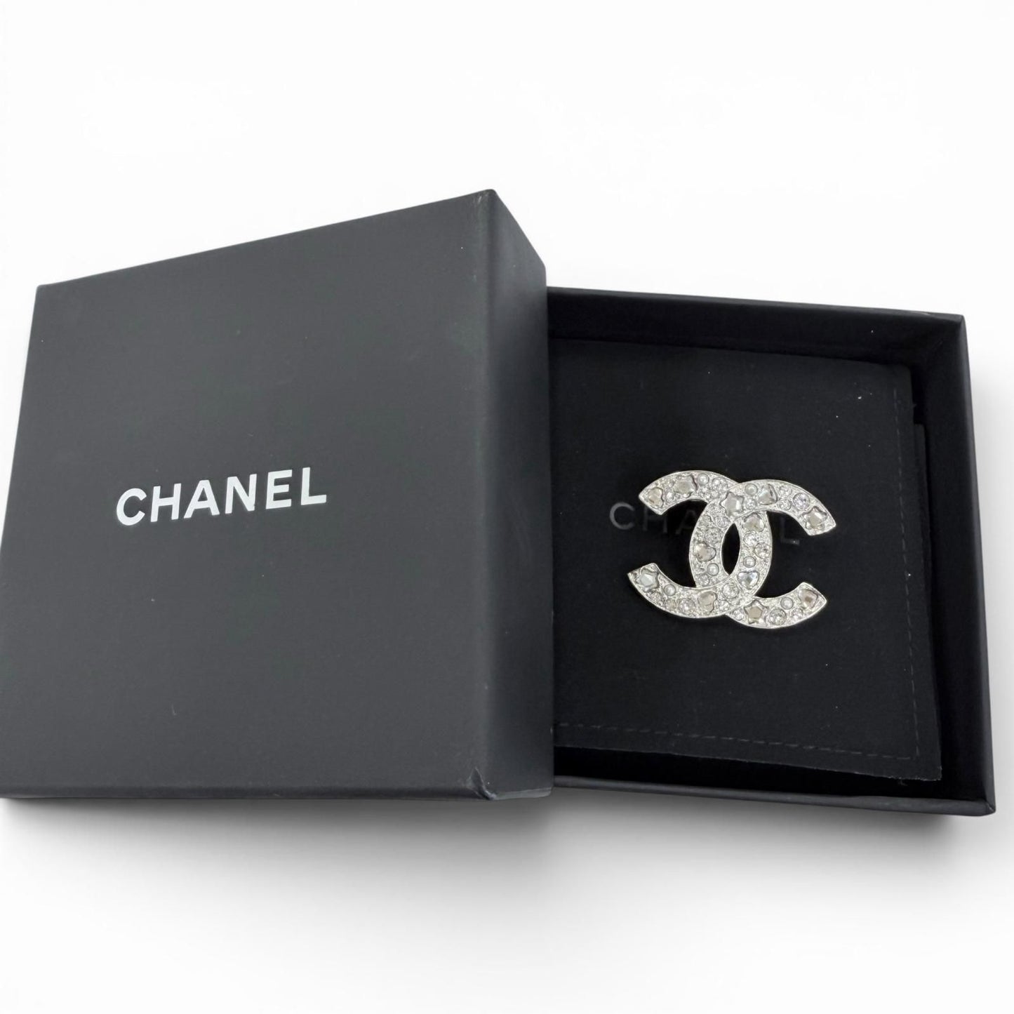 Chanel CC Logo Star Heart Faux Pearl Rhinestone Brooch Silver — view 2