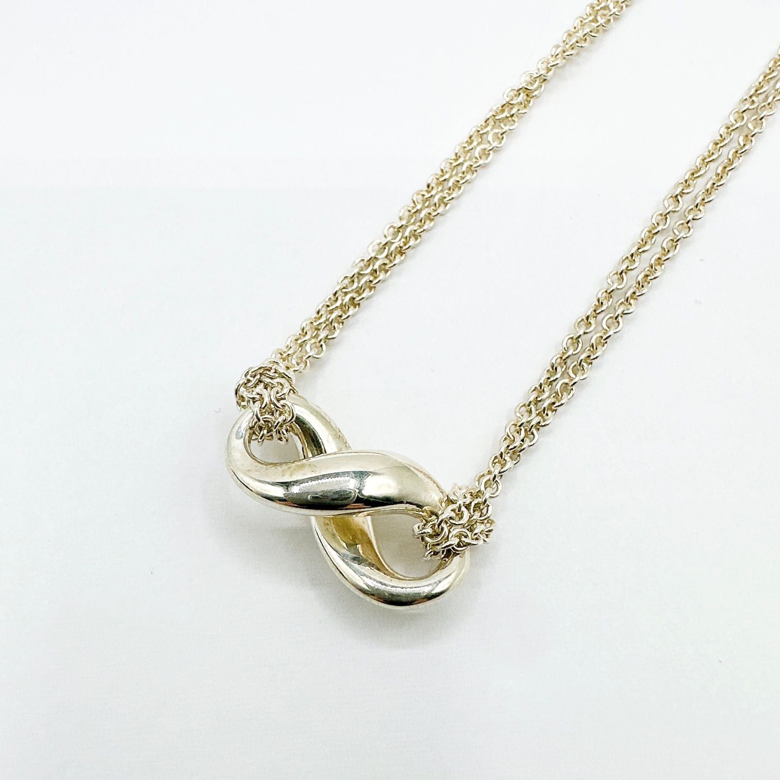 Tiffany & Co Infinity Silver Necklace 38 cm — view 2