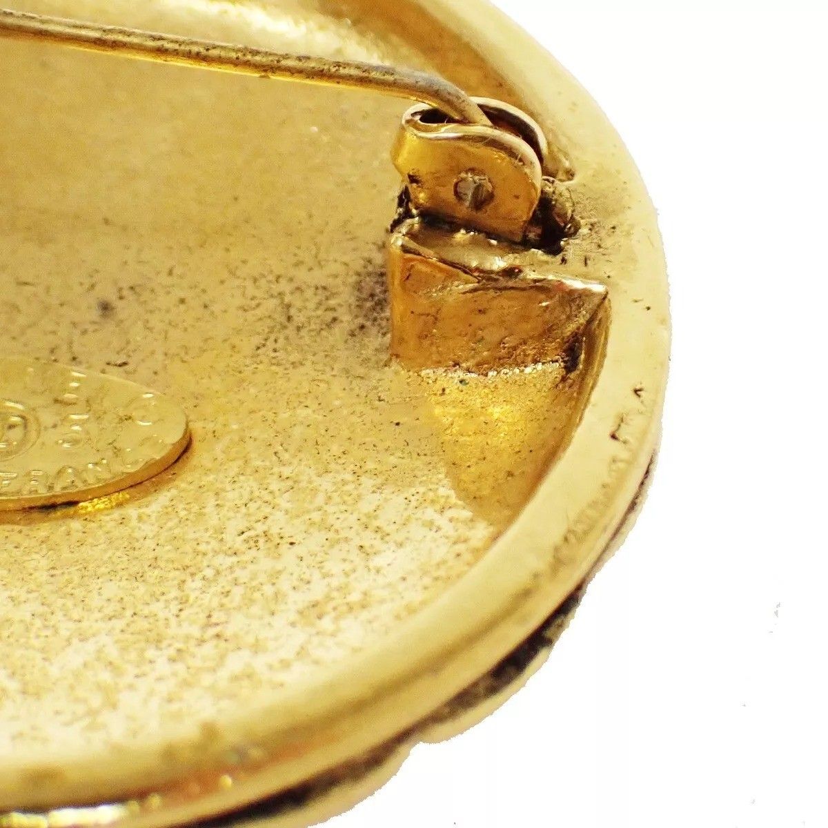 Chanel Vintage Brooch CC Mark Gold Circle — view 7