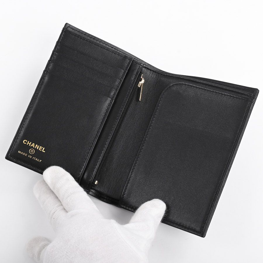 Chanel Case Passport Holder Black — view 4