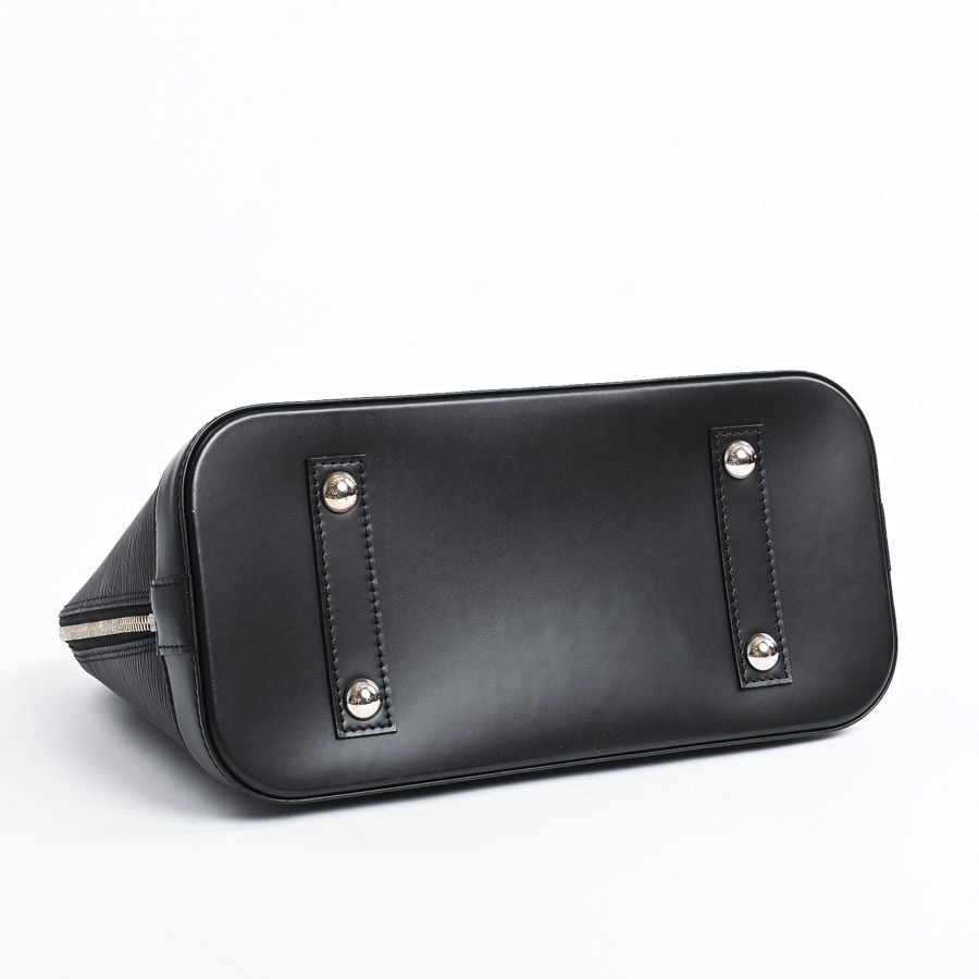 Louis Vuitton Handbag Alma PM — view 5