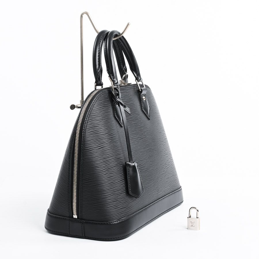 Louis Vuitton Handbag Alma PM — view 2