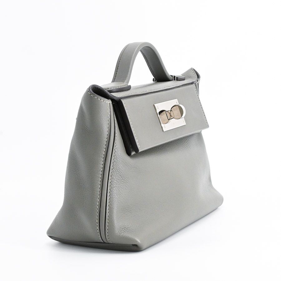 Hermes Handbag Van Quatre Mini 24 — view 2