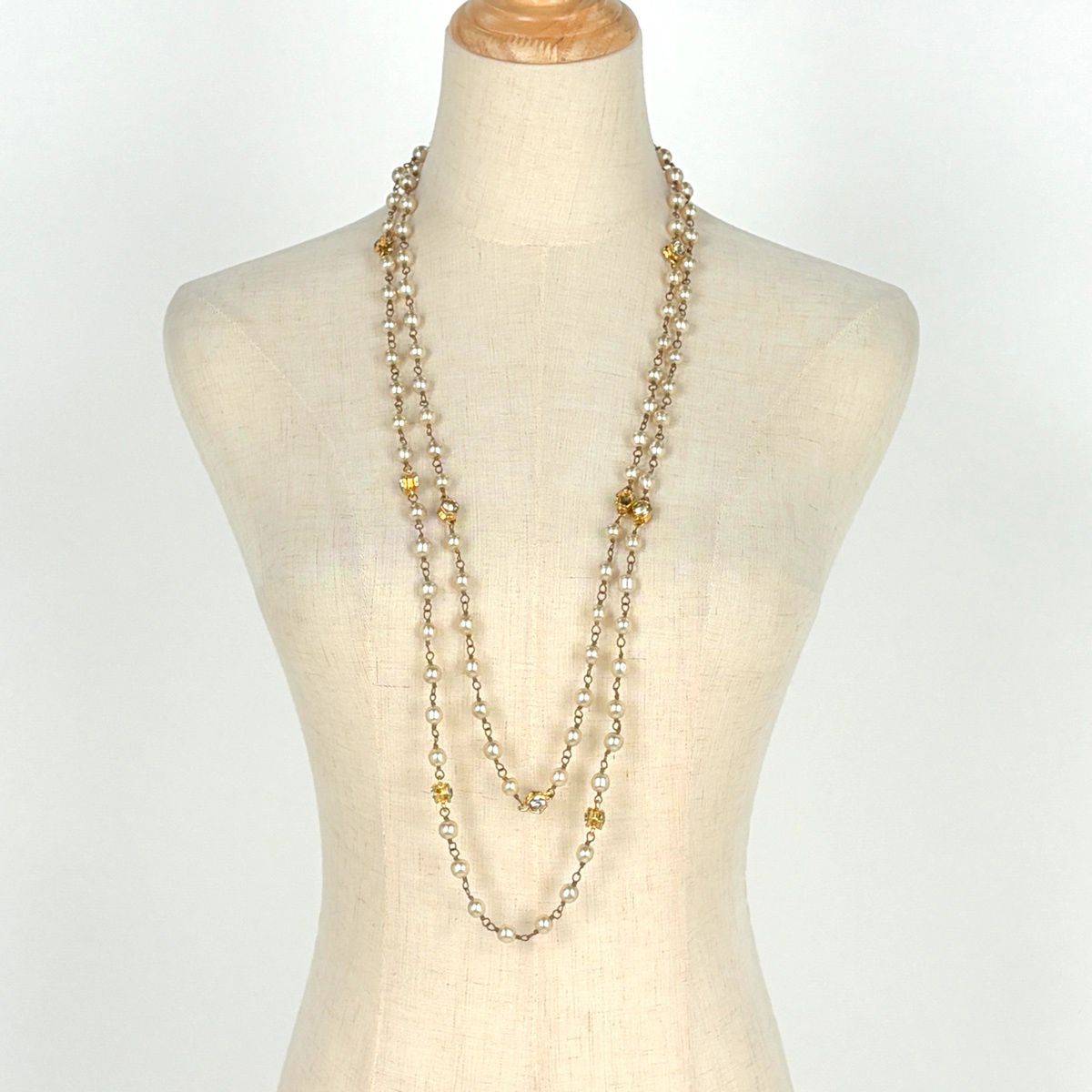 Chanel Faux Pearl Necklace Bijou Long Gold Plated — view 7