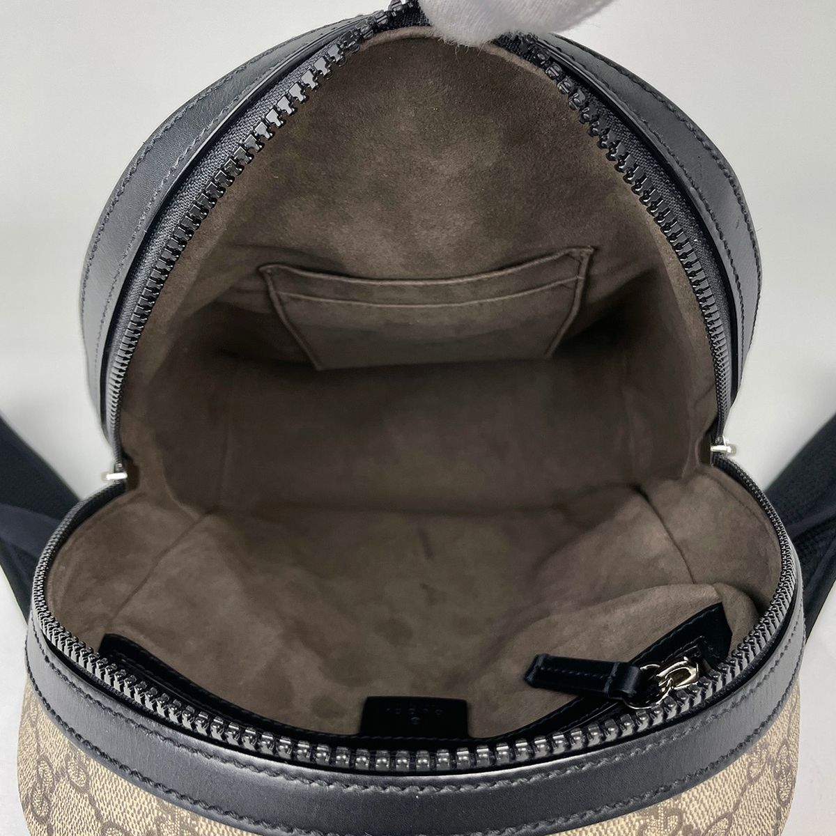 Gucci GG Pattern Backpack Supreme Beige Black — view 9