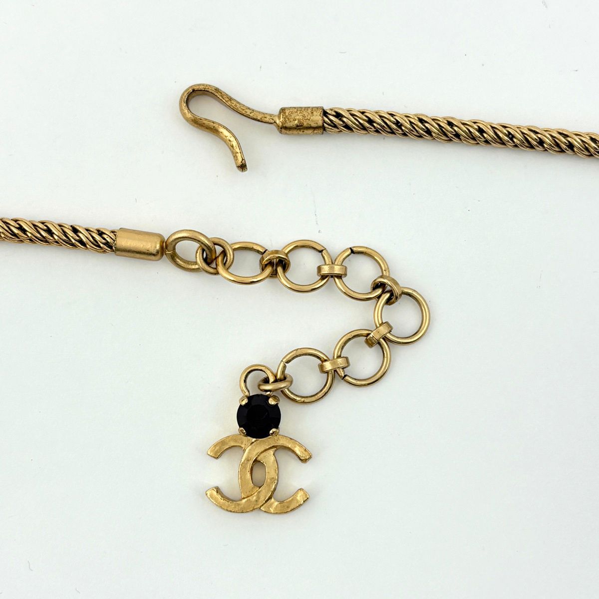 Chanel CC Logo Necklace Gold Plated — view 3