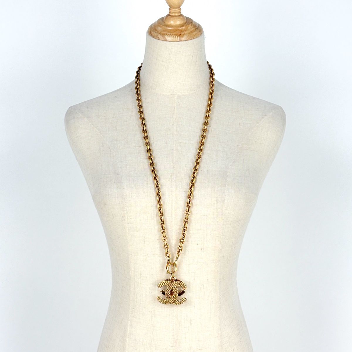 Chanel CC Logo Chain Necklace Long Gold Plated — view 7