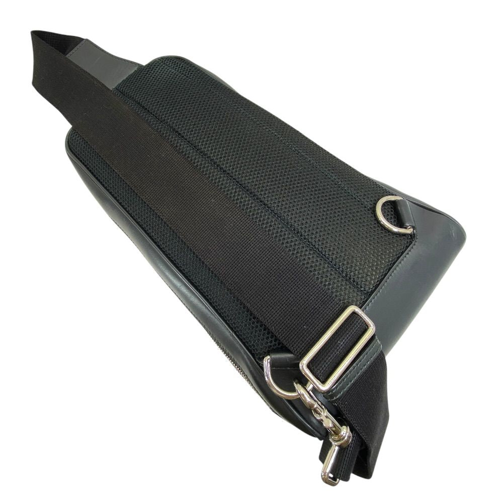 Gucci Guccissima Cross Belt Bag GG Logo Leather Black Mode Practical — view 2