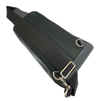 Gucci Guccissima Cross Belt Bag GG Logo Leather Black Mode Practical — view 2