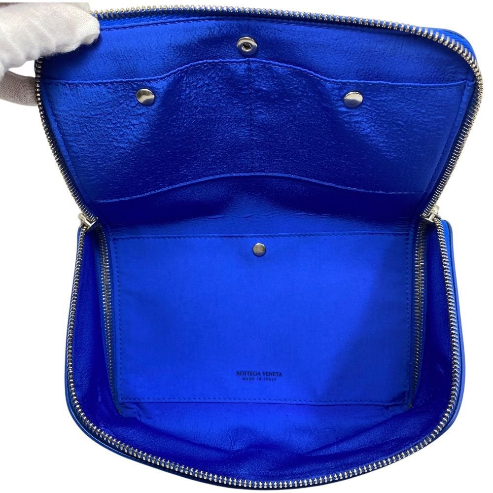 Bottega Veneta Triangle Clutch Wrist Strap Pouch Leather Blue Mode Practical — view 5