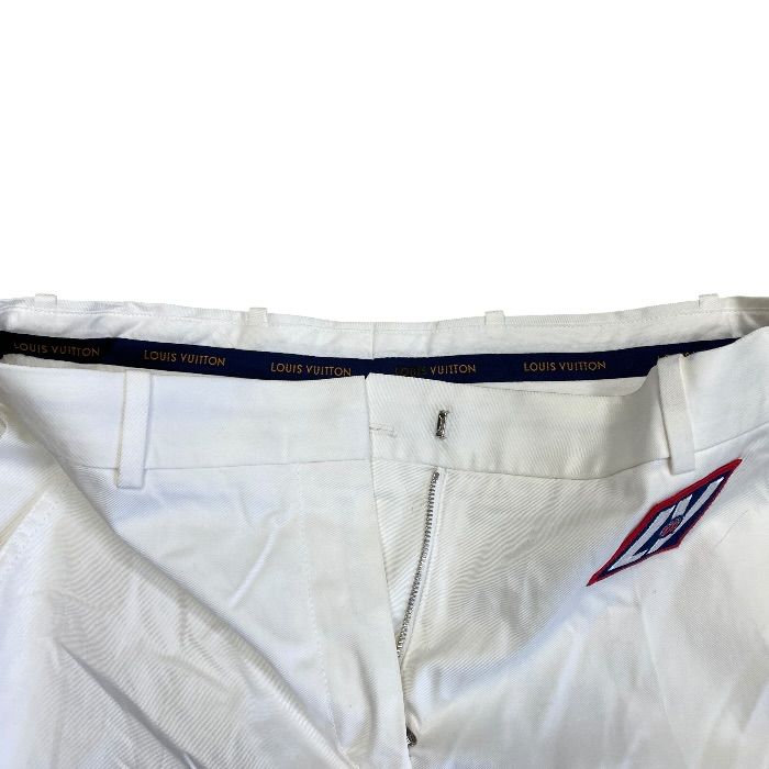 Louis Vuitton Patch Logo Shorts Polyurethane White Feminine Mode — view 7