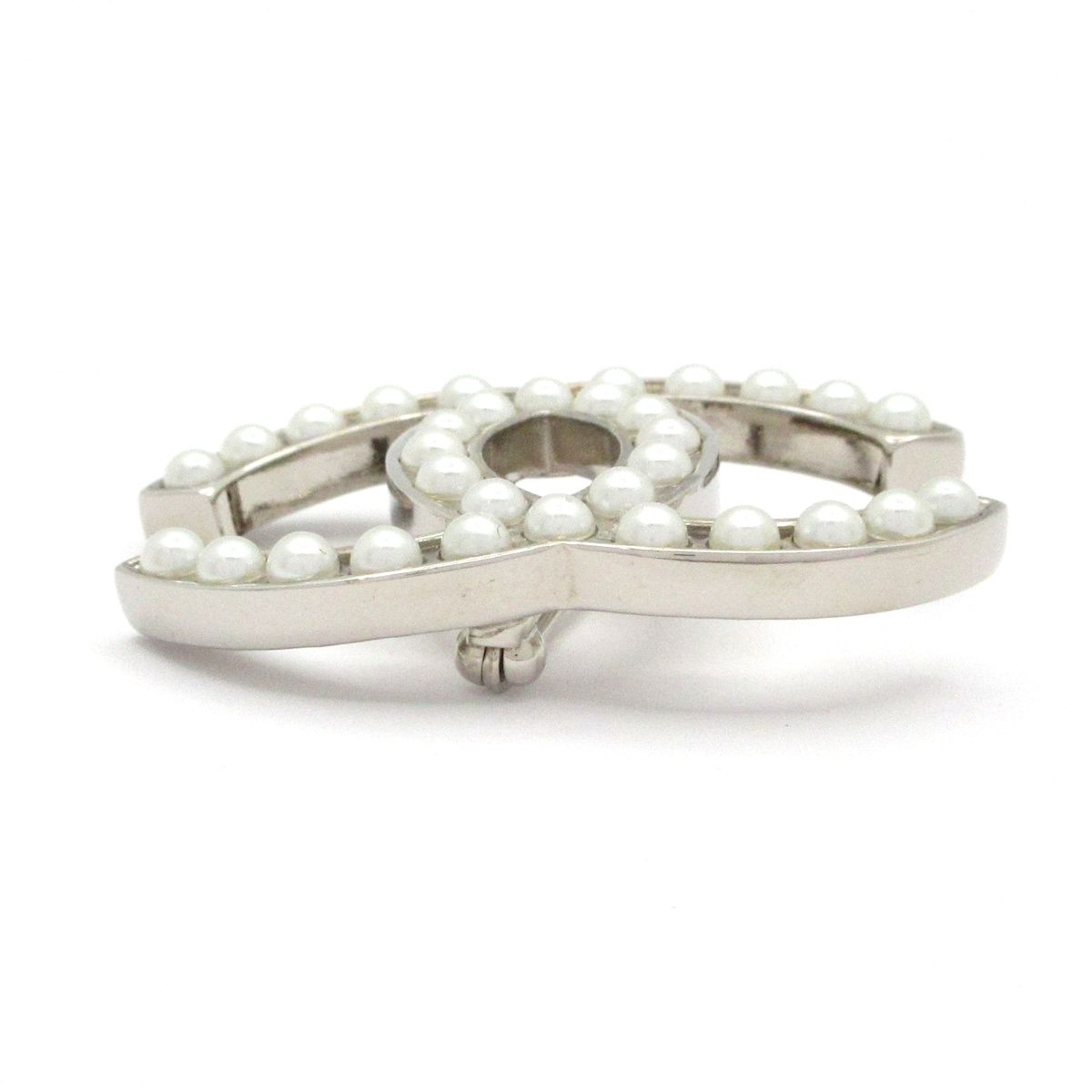 Chanel Brooch CC Logo Silver White — view 4