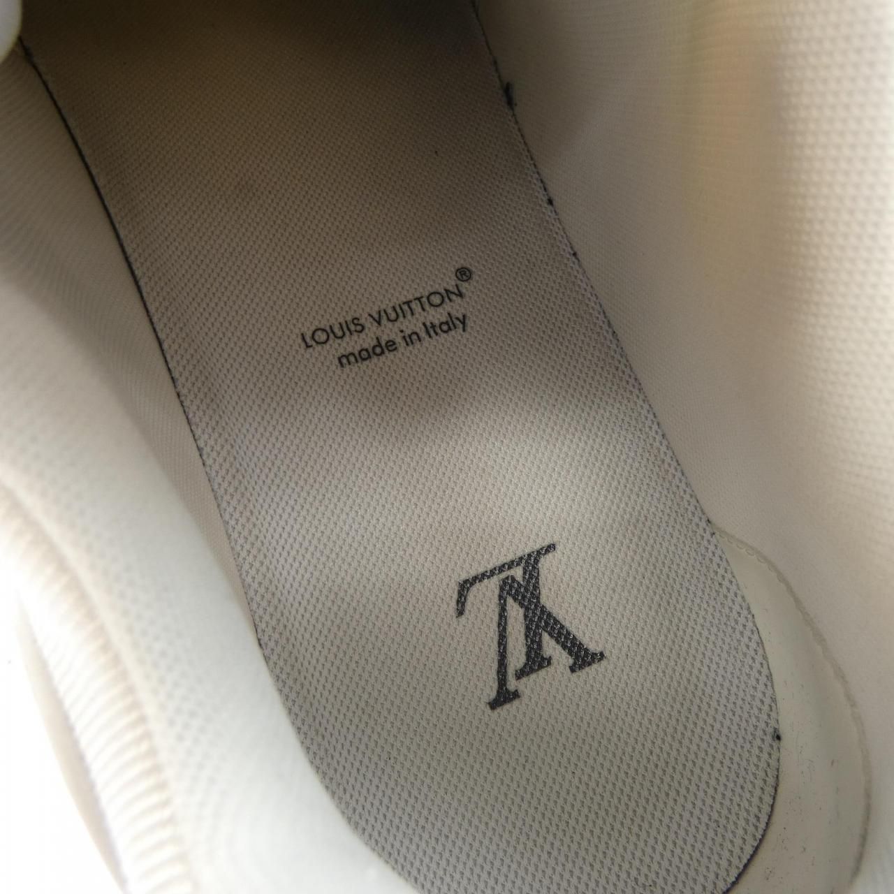Louis Vuitton LV Trainers Sneakers — view 6