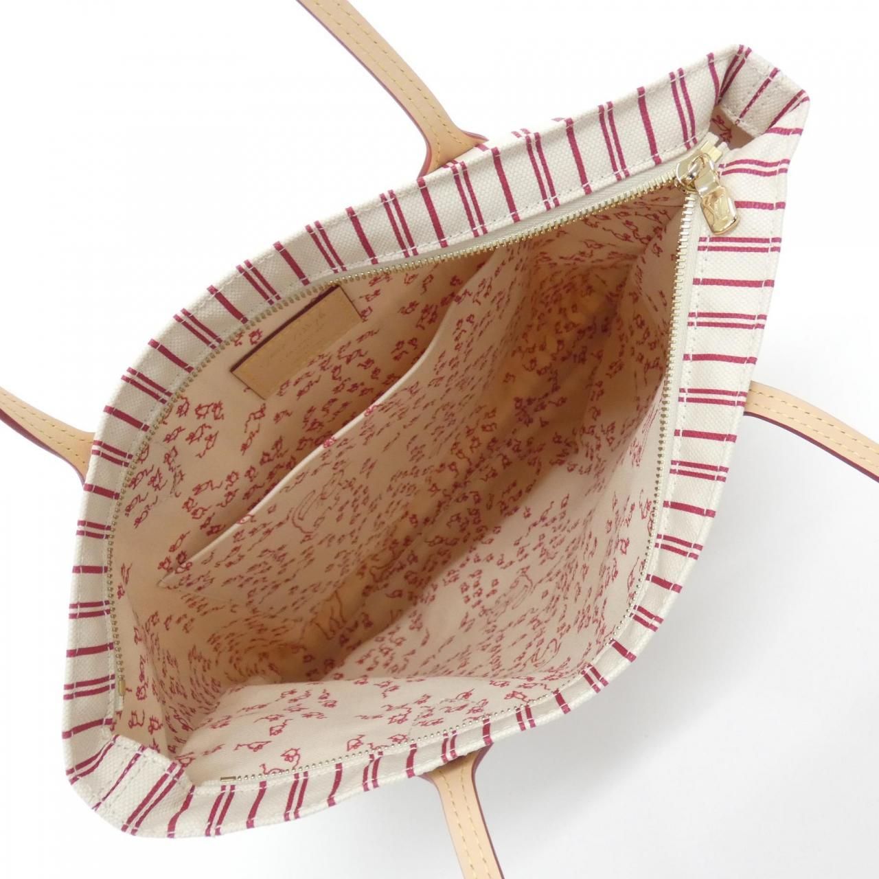 Louis Vuitton Travel with Carry It — view 5