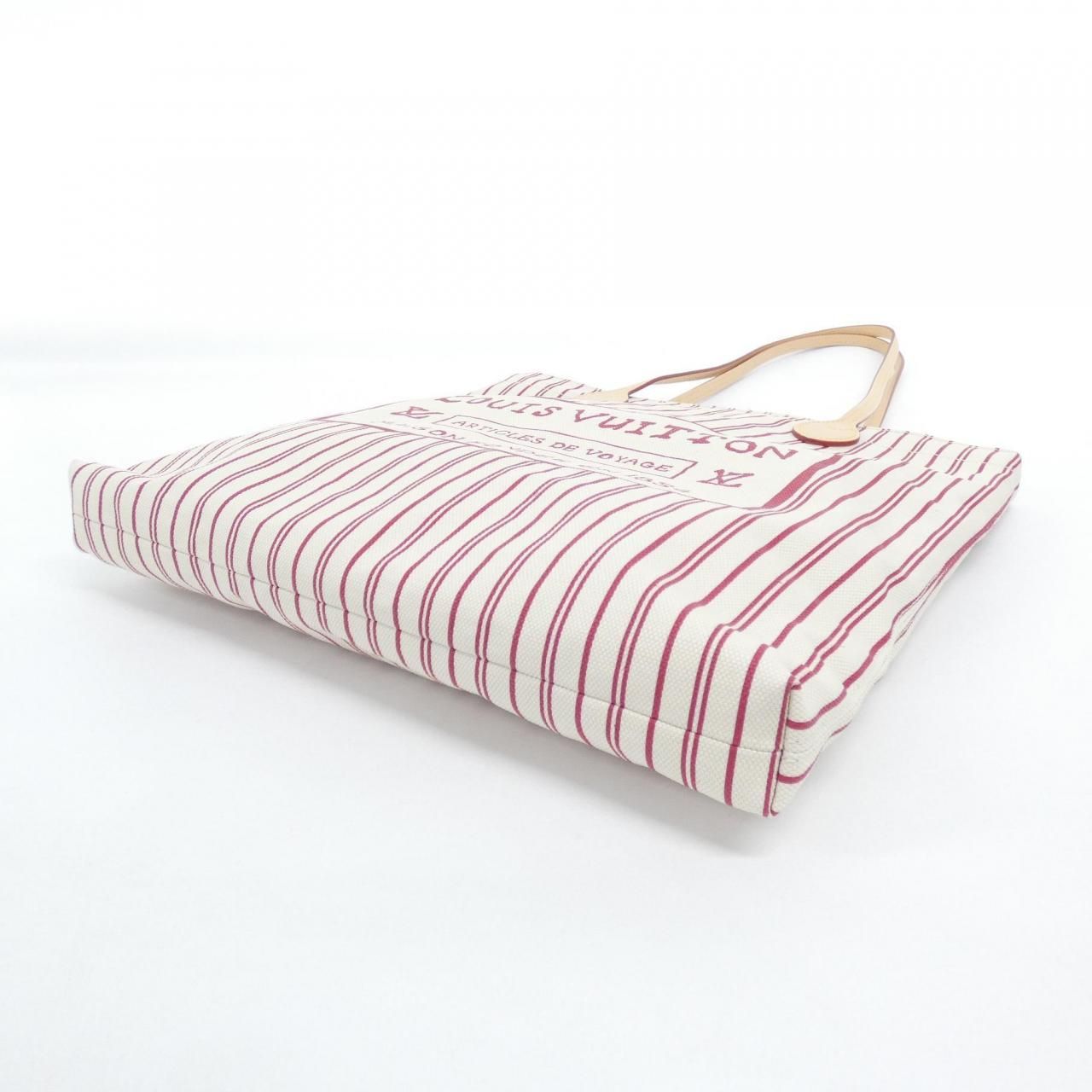 Louis Vuitton Travel with Carry It — view 3