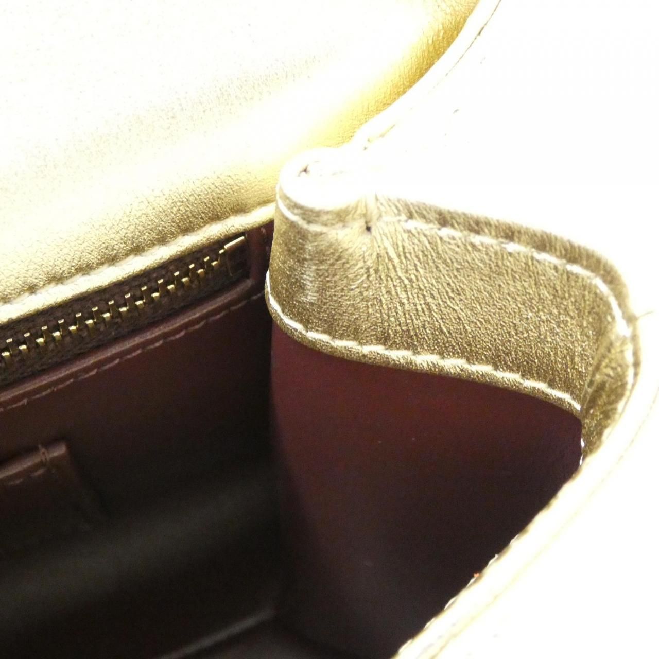 Chanel Bag Handbag Gold — view 7