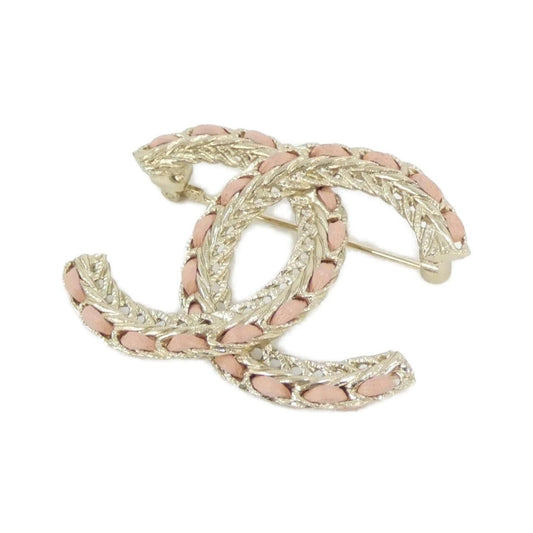 Chanel Brooch Gold