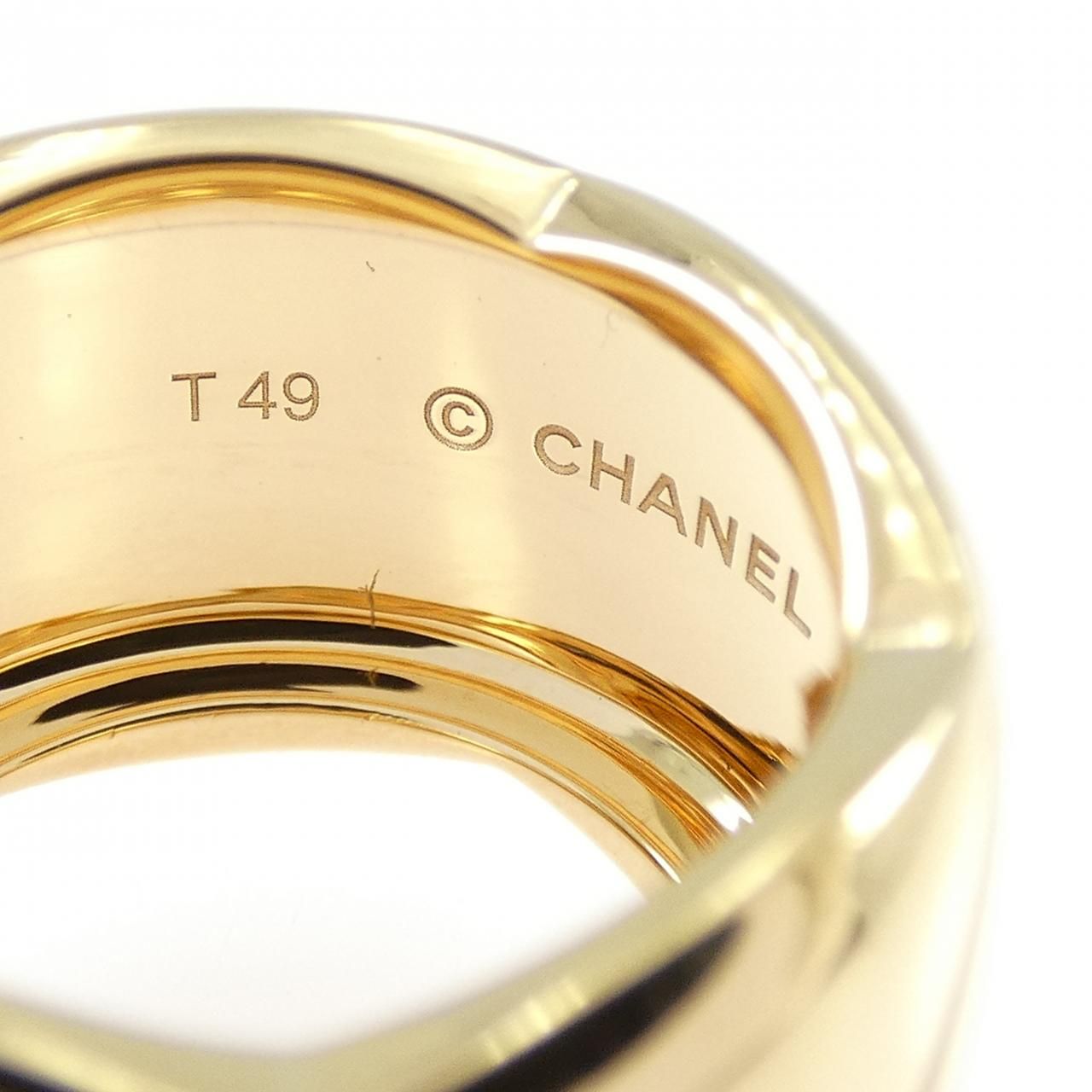 Chanel Coco Crush Extra Large Ring — view 3