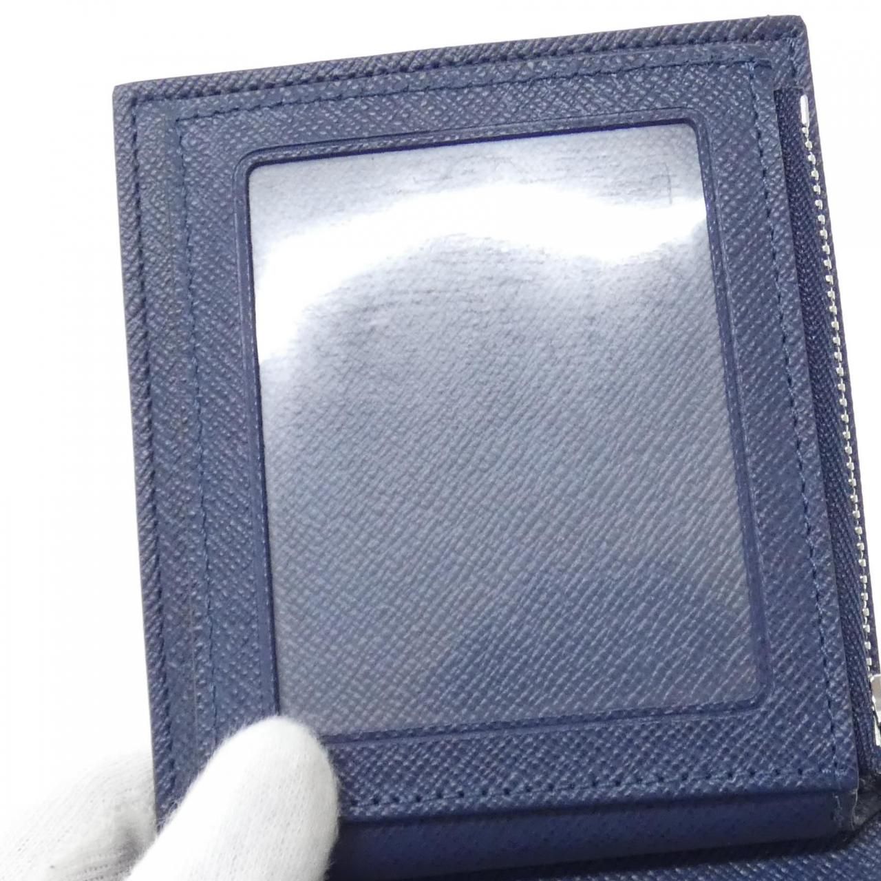 Louis Vuitton Taiga Portefeuille Amerigo Wallet — view 8