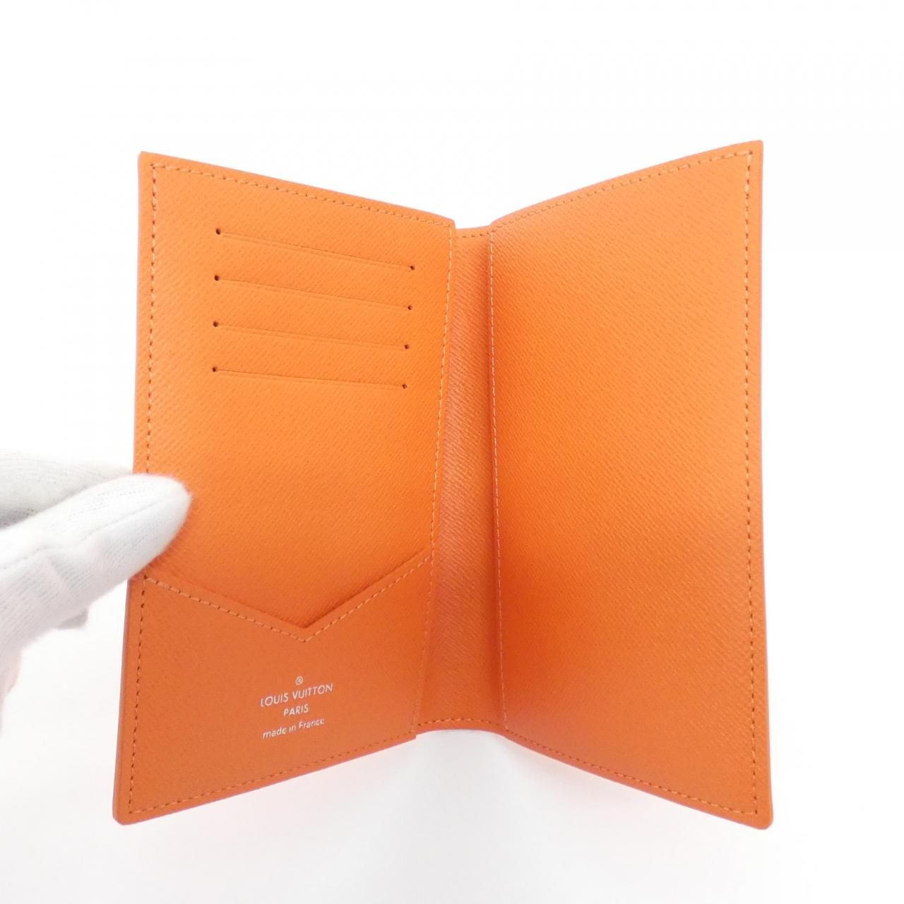 Louis Vuitton Monogram Couverture Passport Cover — view 3