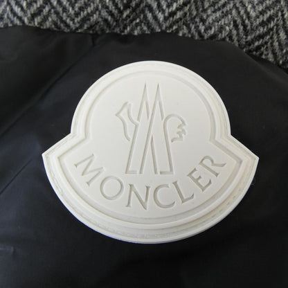 Moncler Robert Down Jacket — view 9