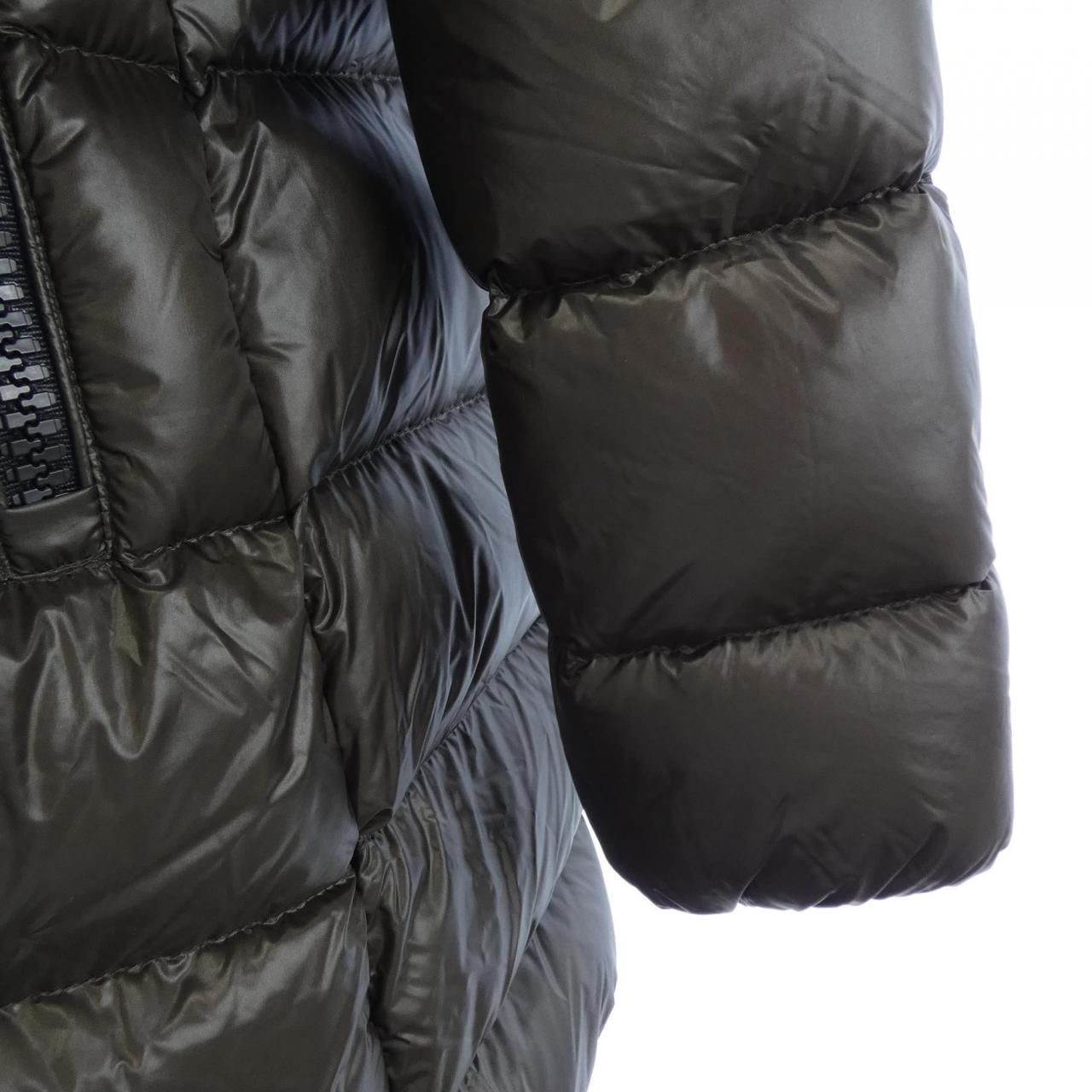Moncler Suyen Down Coat — view 7