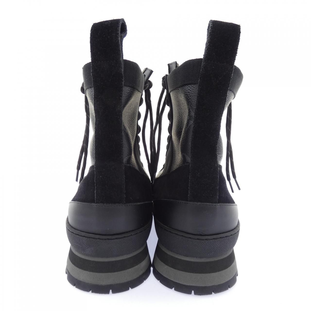 Louis Vuitton LV Harem Line Boots — view 5