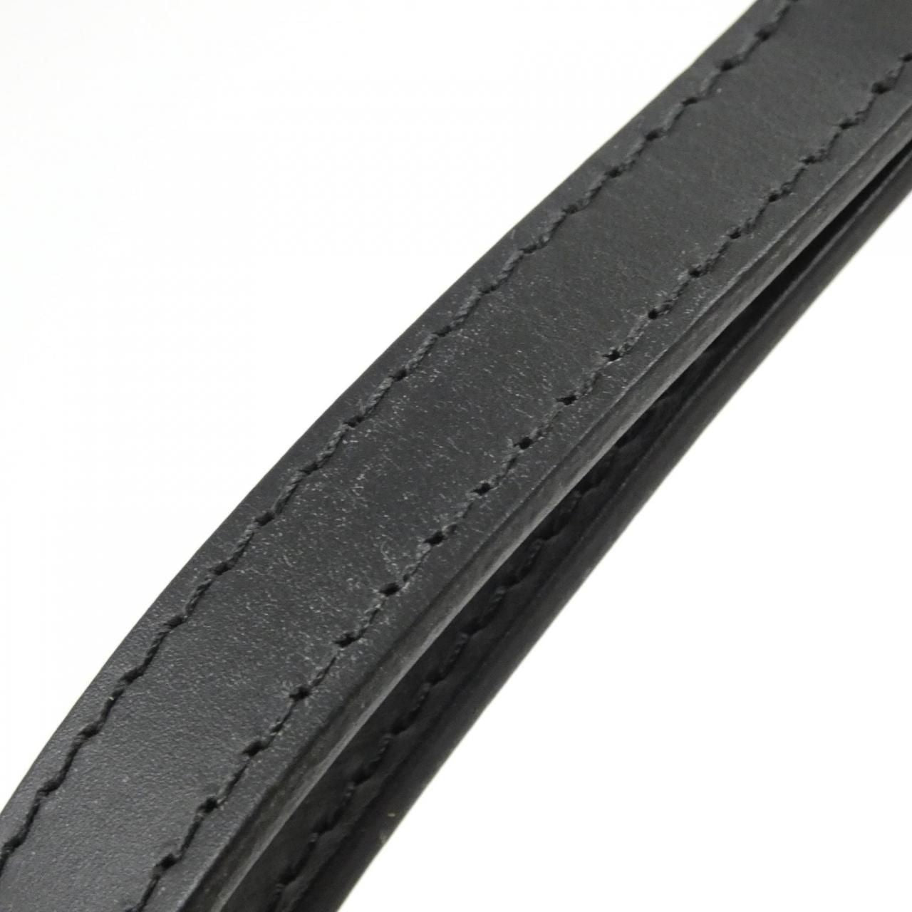 Louis Vuitton Monogram Reverse Tilsit — view 8