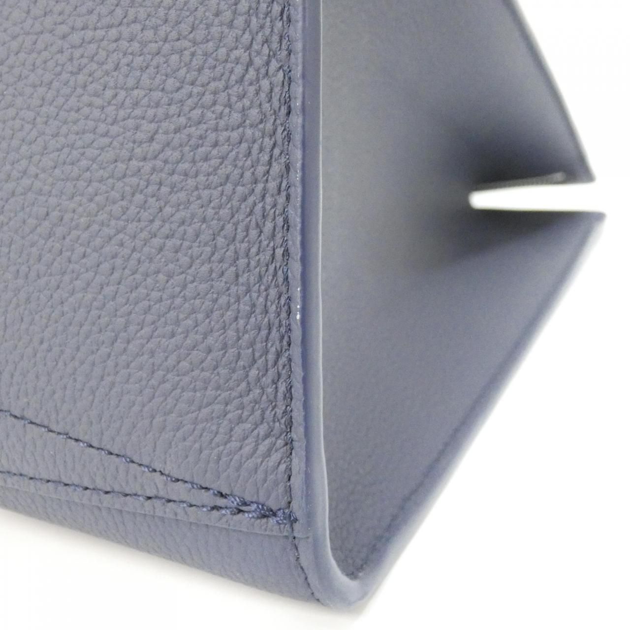 Louis Vuitton LV Aerogram Takeoff Tote — view 3