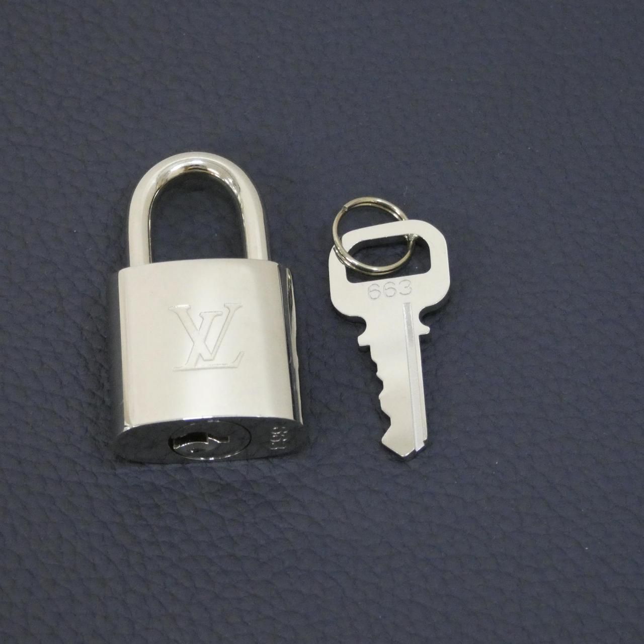 Louis Vuitton LV Aerogram Takeoff Tote — view 5