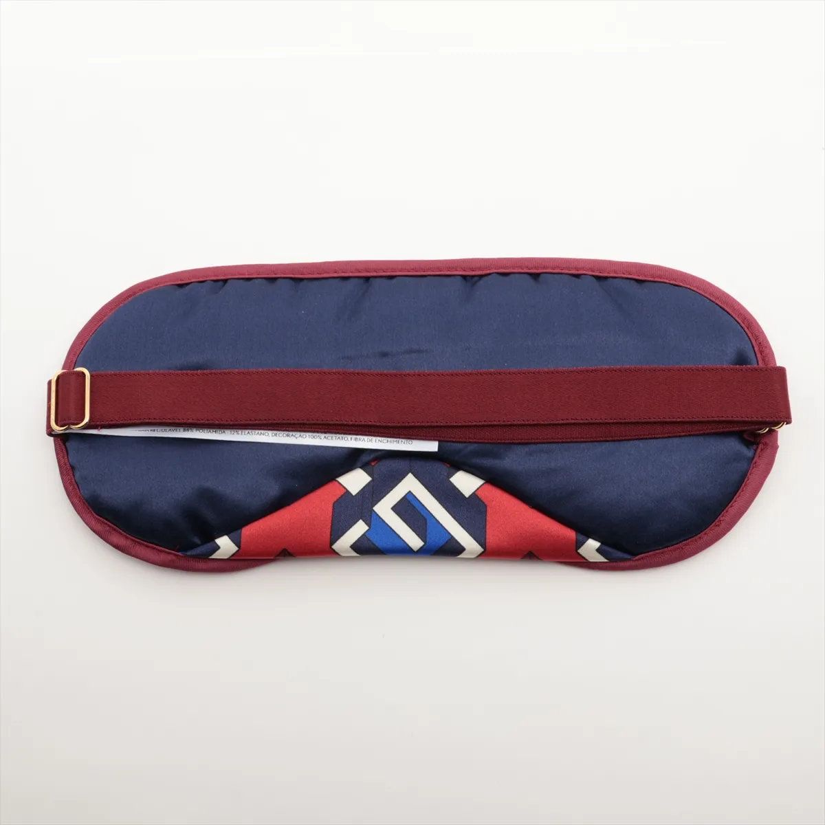 Gucci Geometric Travel Set Eye Mask Slippers Air Pillow Pouch — view 5