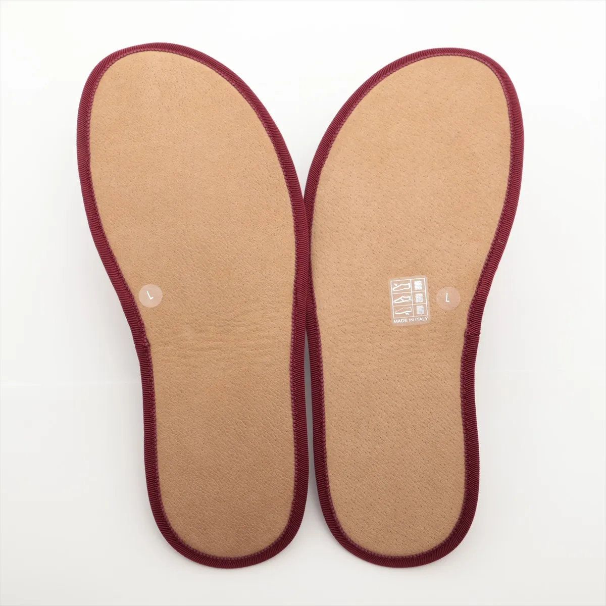 Gucci Geometric Travel Set Eye Mask Slippers Air Pillow Pouch — view 3