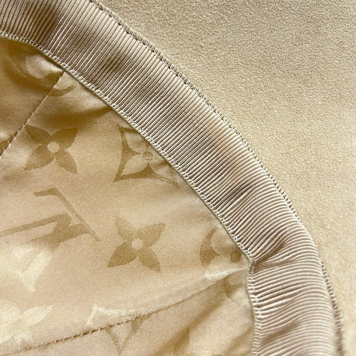 Louis Vuitton Cap LV Fast Ivory Beige Cotton Silk — view 9