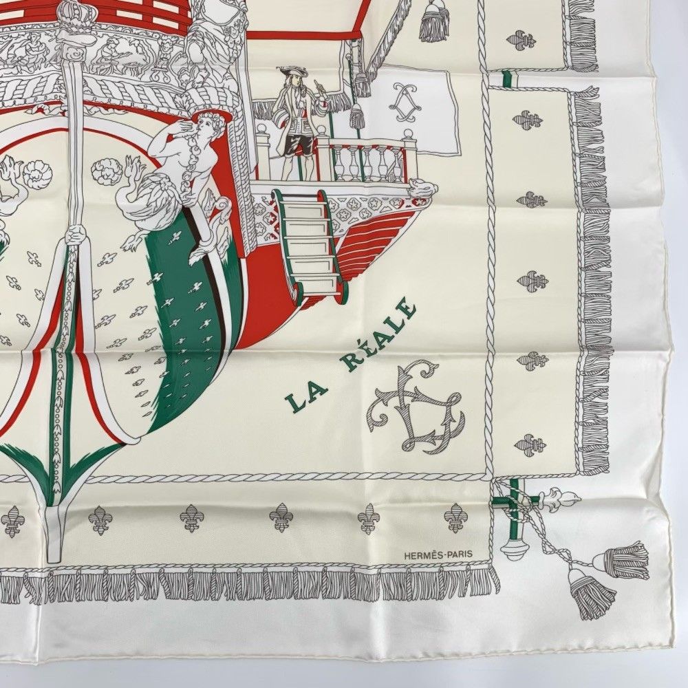 Hermes Carre 90 Vue du Carrosse de la Galere la Reale Queen's Coronation White — view 5