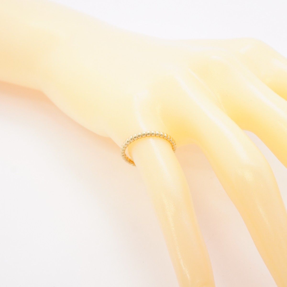 Van Cleef & Arpels Ring Perlee Small 18k Yellow Gold — view 6