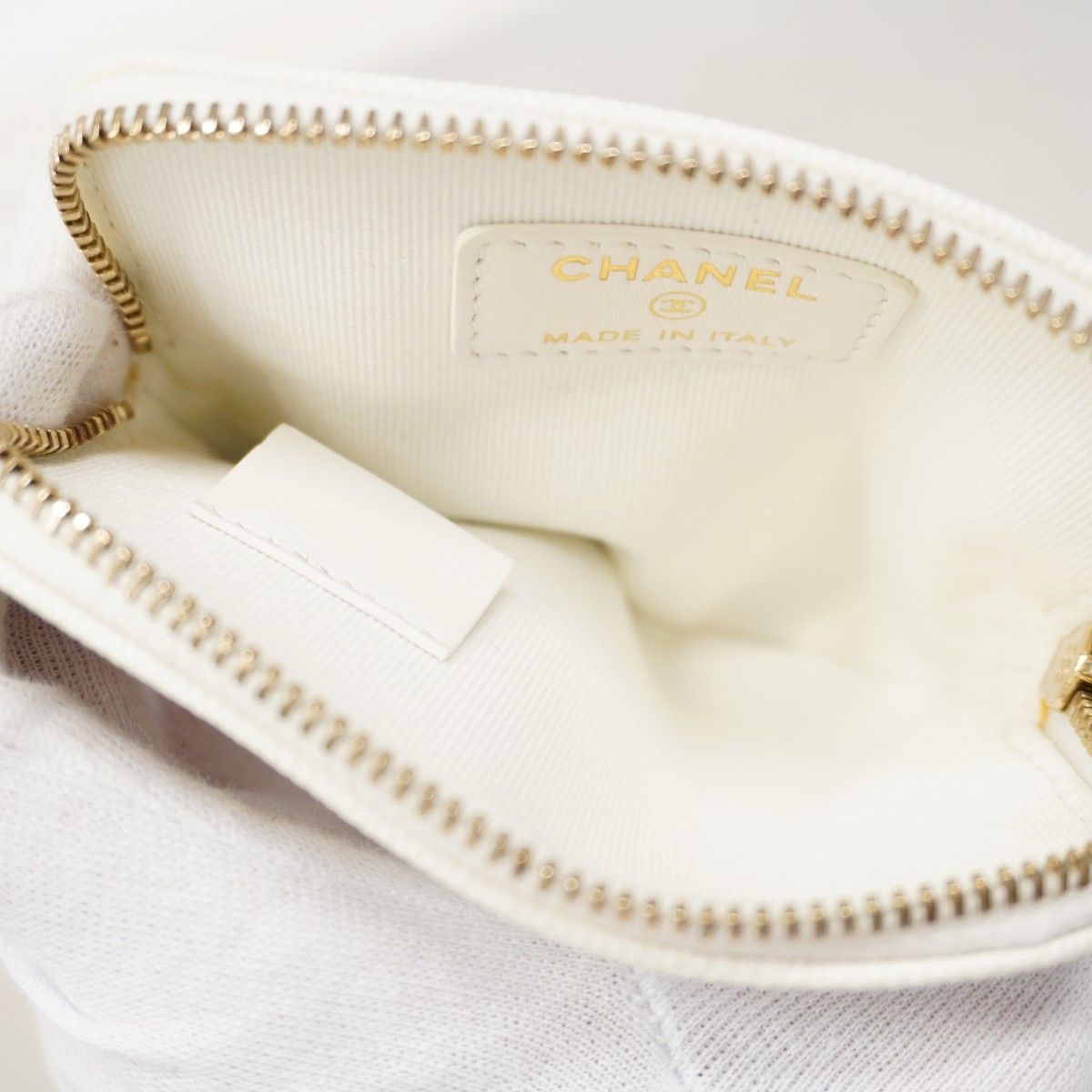 Chanel Coin Case Quilted Caviar Leather White Champagne Gold — view 3